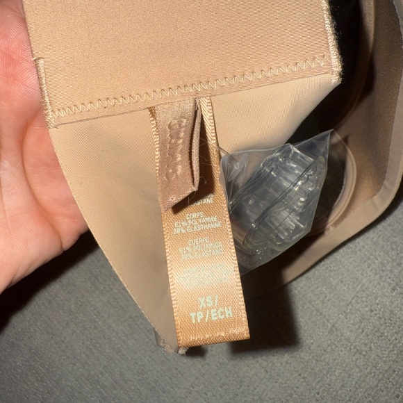 SKIMS Deep Plunge Sleepwear Bra - Picture 3 of 3